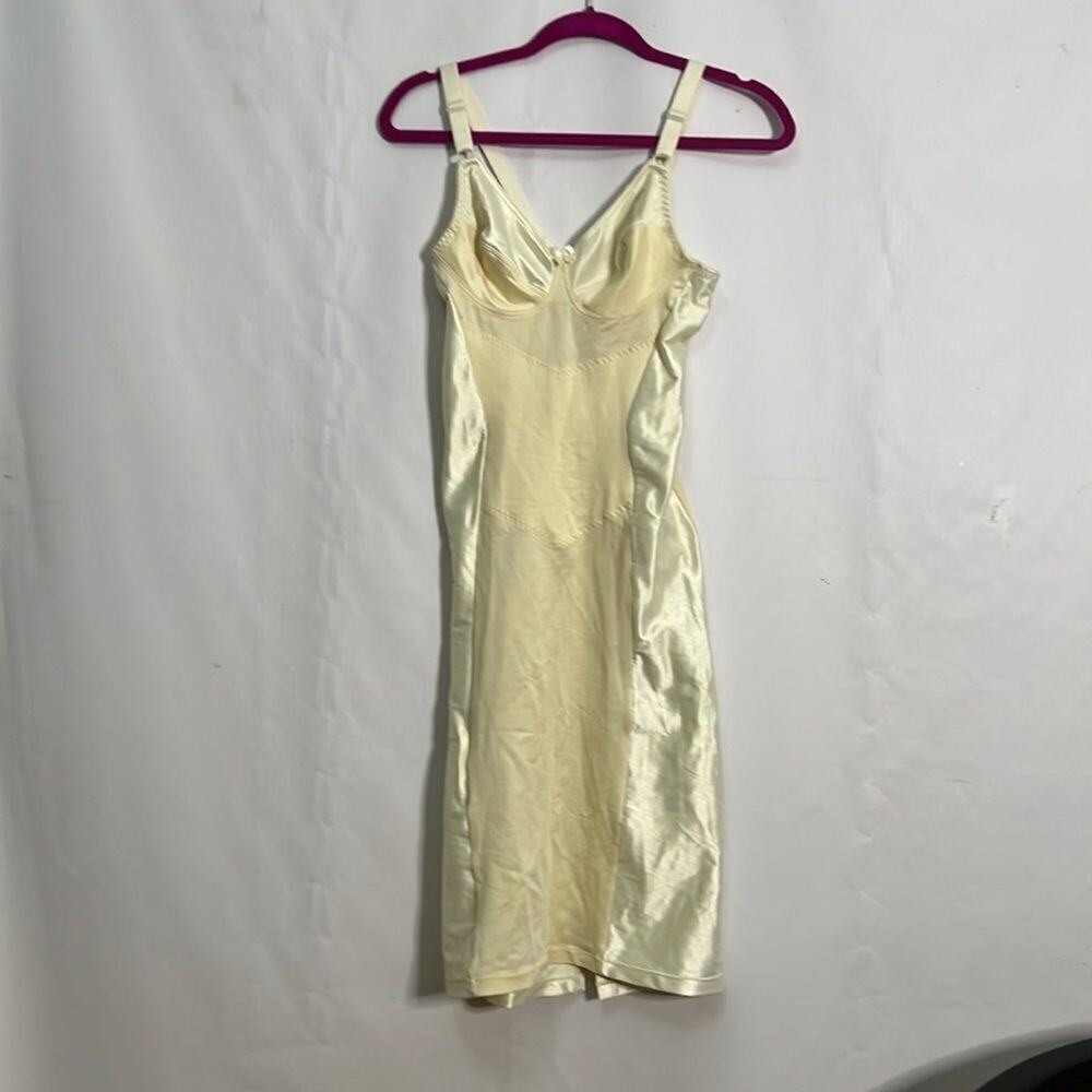 CROWN ELLE SHAPEWEAR SIZE 36B